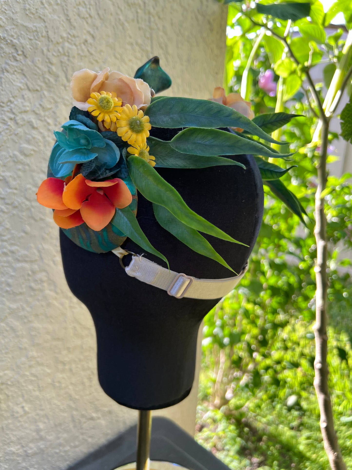 Gold/blue/orange Nautilus crown