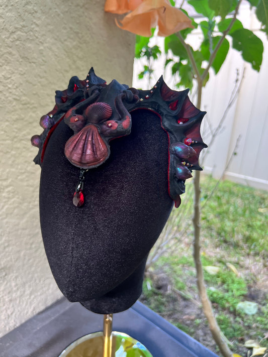 Black/ red Lorelei crown