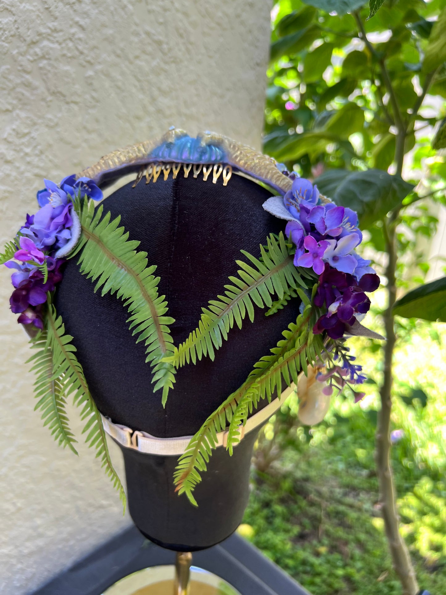 Gold/lavender seahorse crown