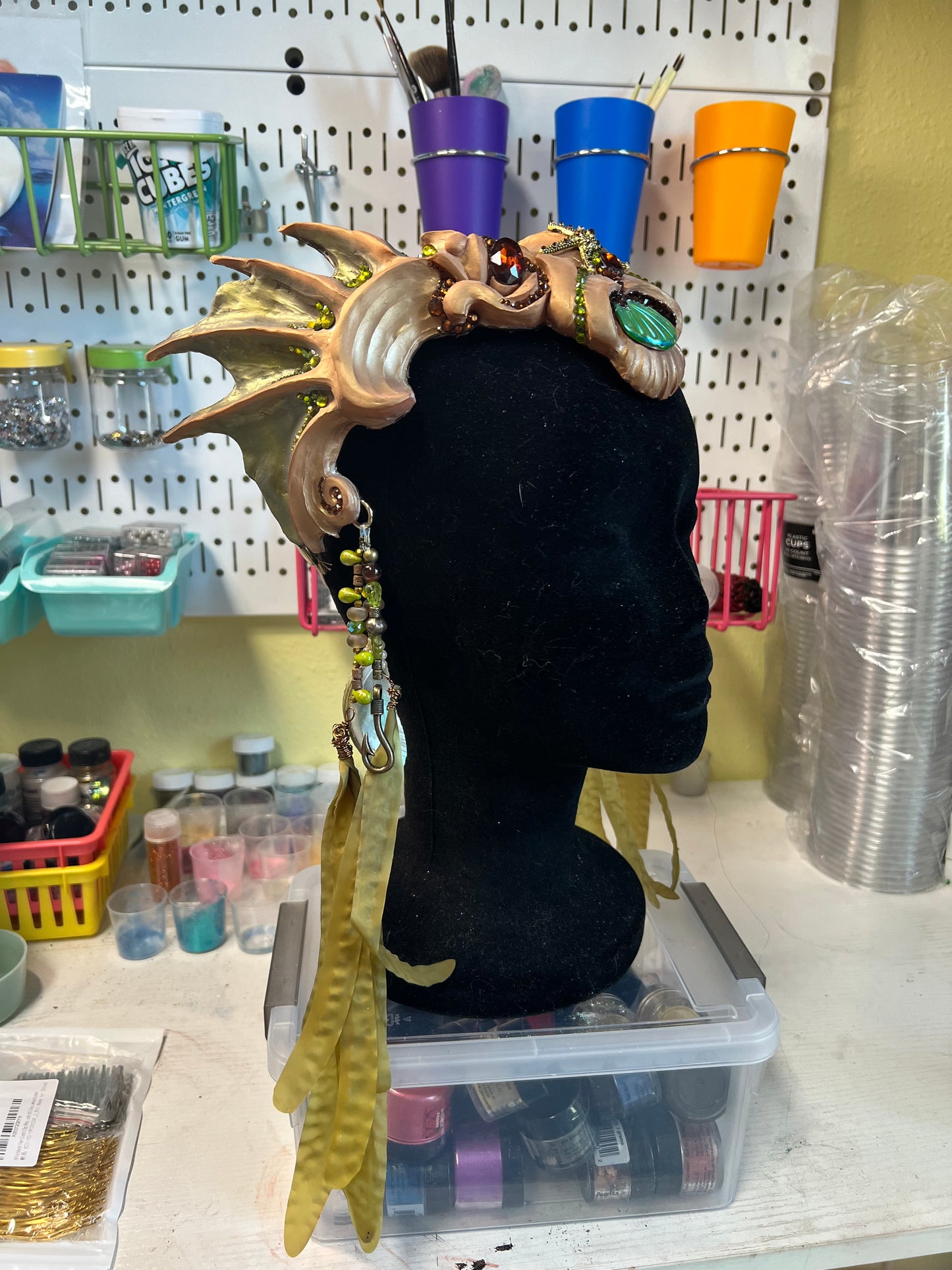 Bronze kelp crown