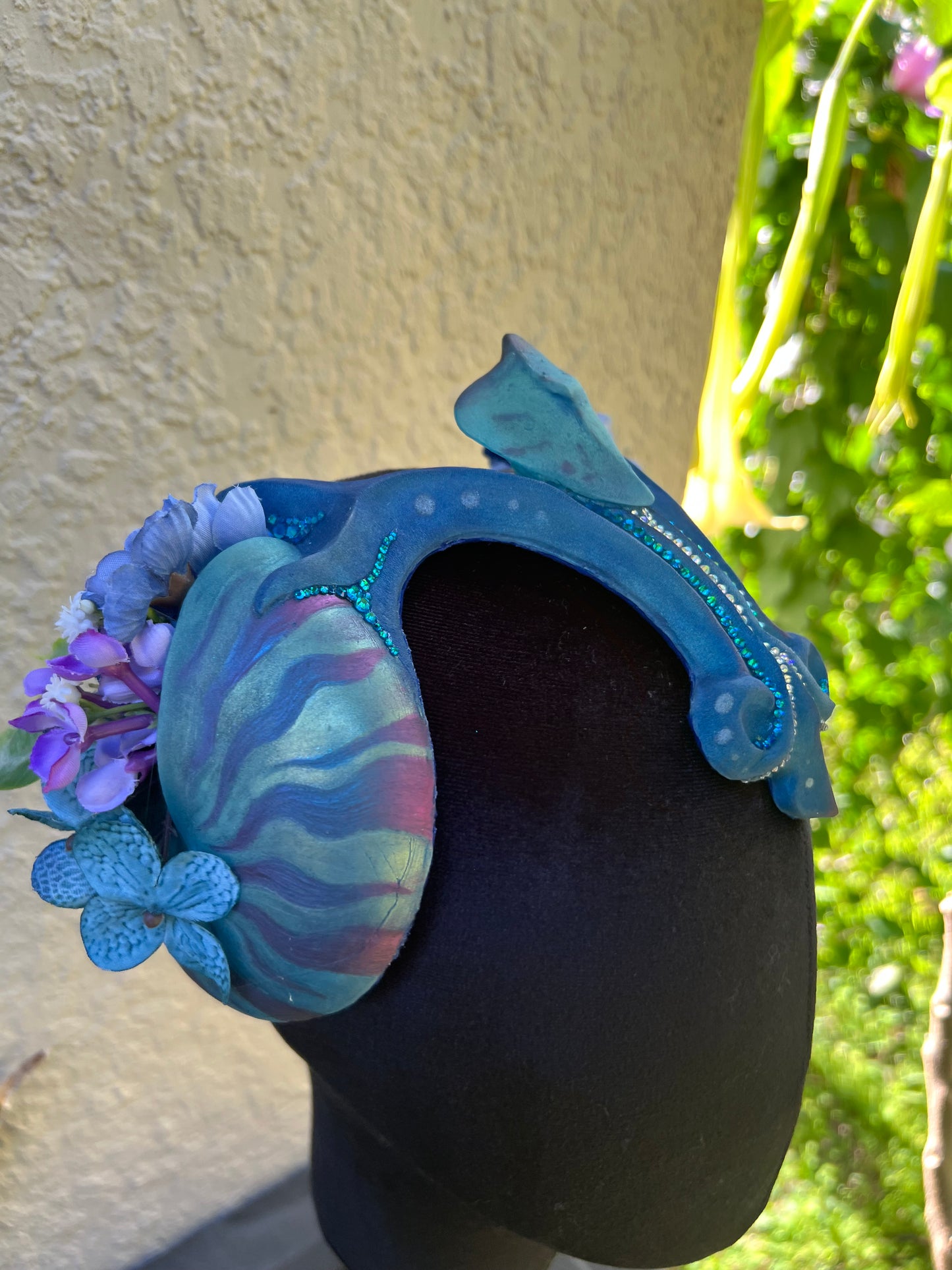 Blue/purple nautilus crown