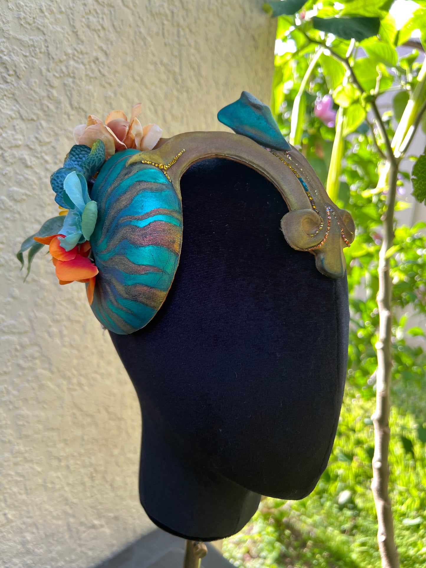 Gold/blue/orange Nautilus crown