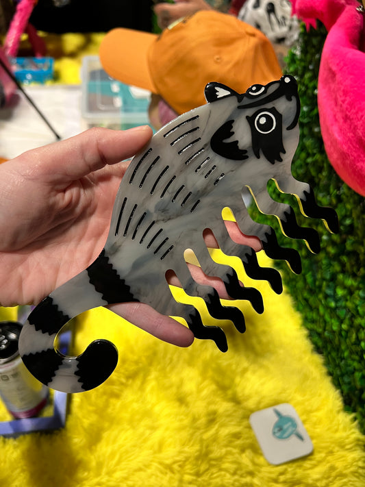 Raccoon wet hair comb 