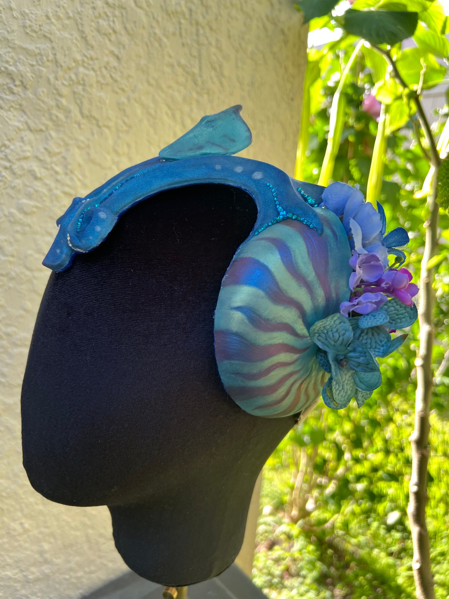 Blue/purple nautilus crown