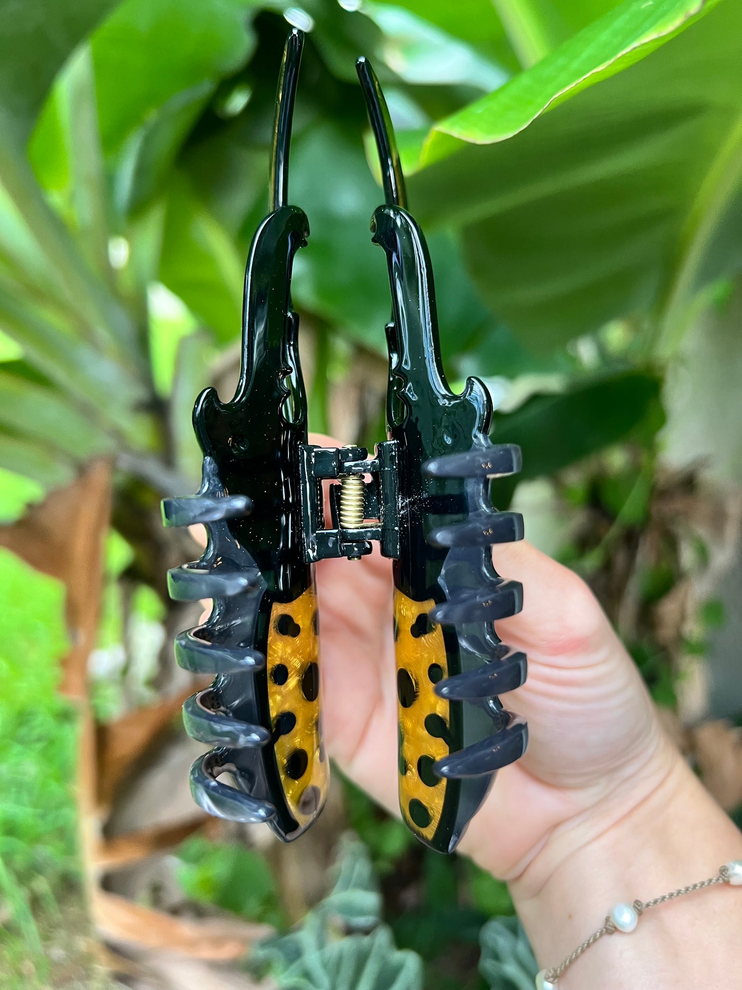 Hercules beetle hair claw presale