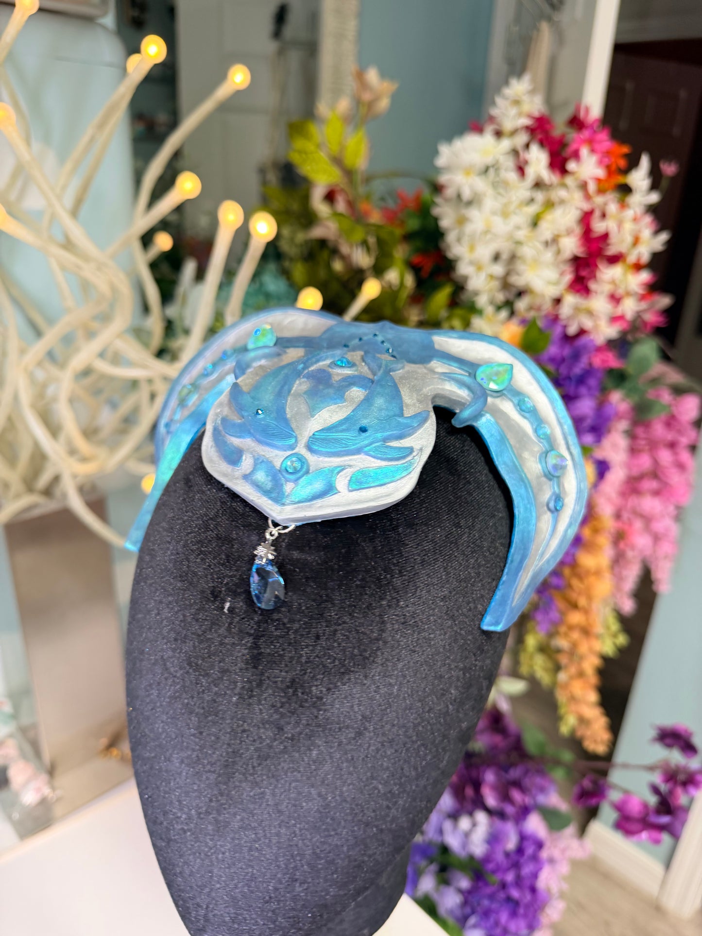 Blue/silver Echo crown