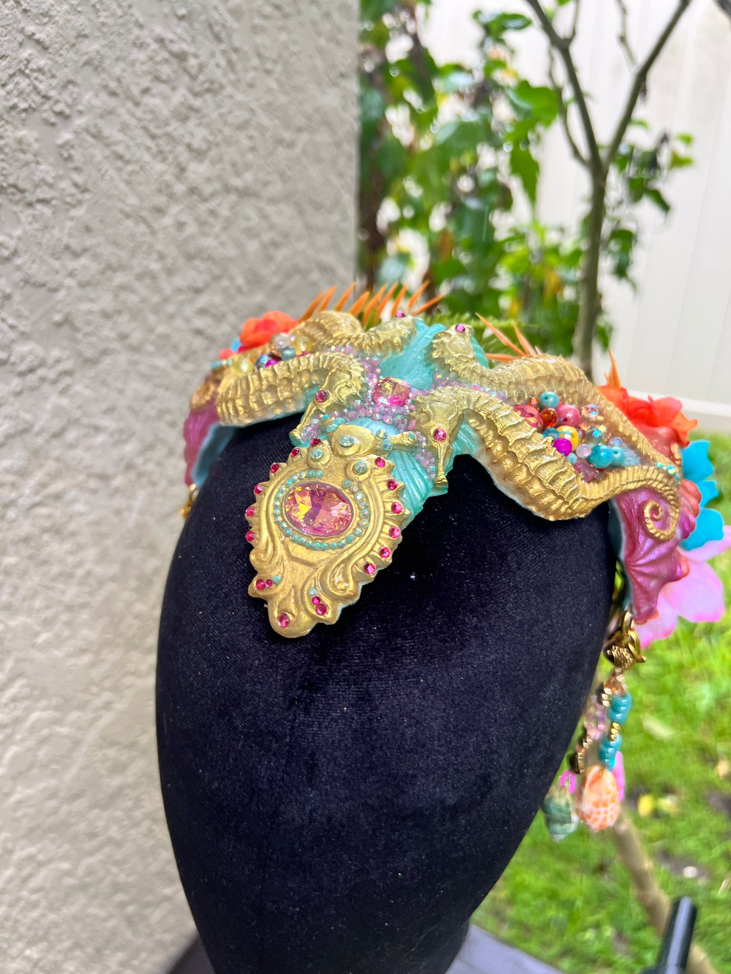 Sunrise seahorse crown