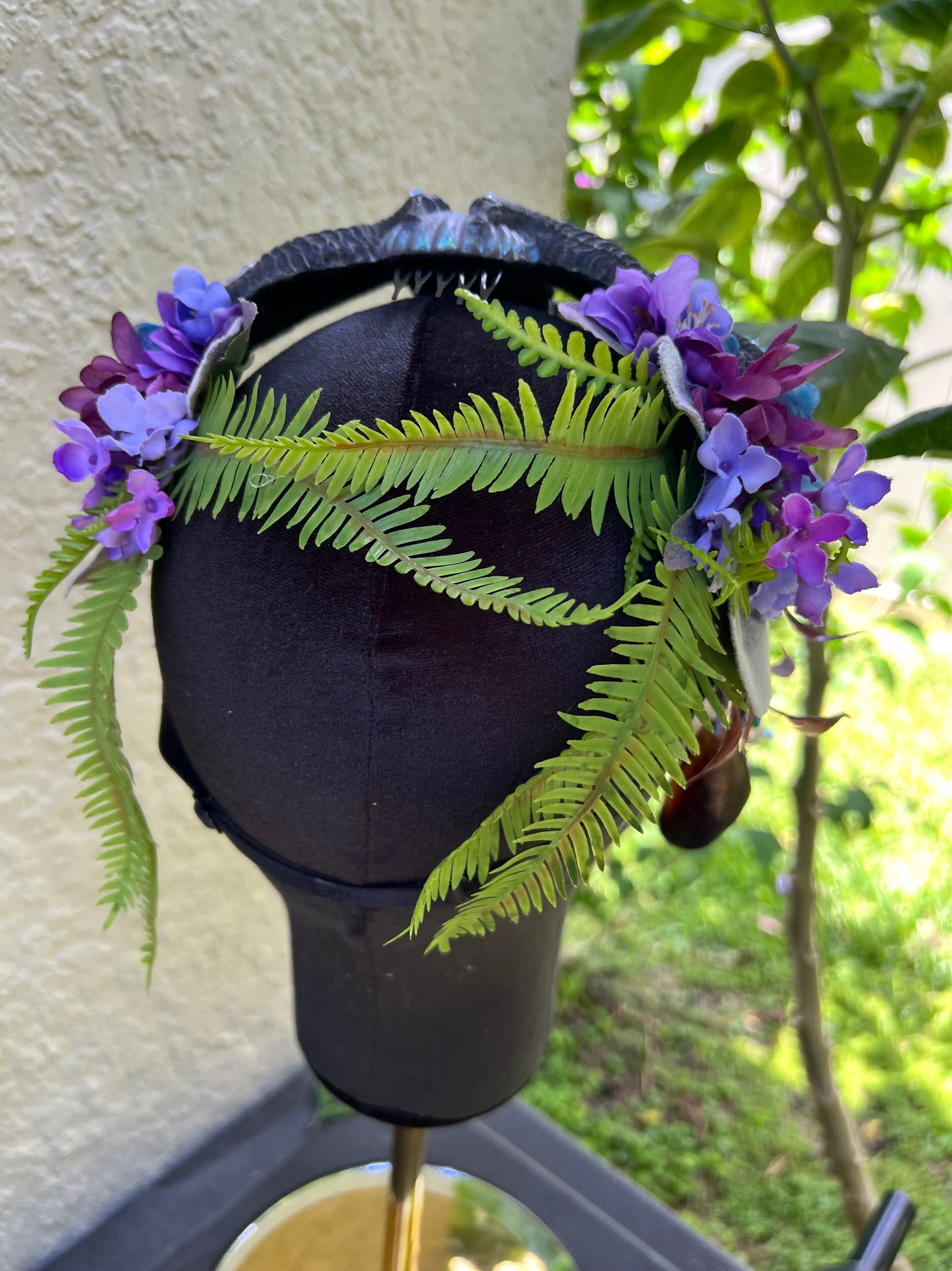 Black/ purple seahorse crown