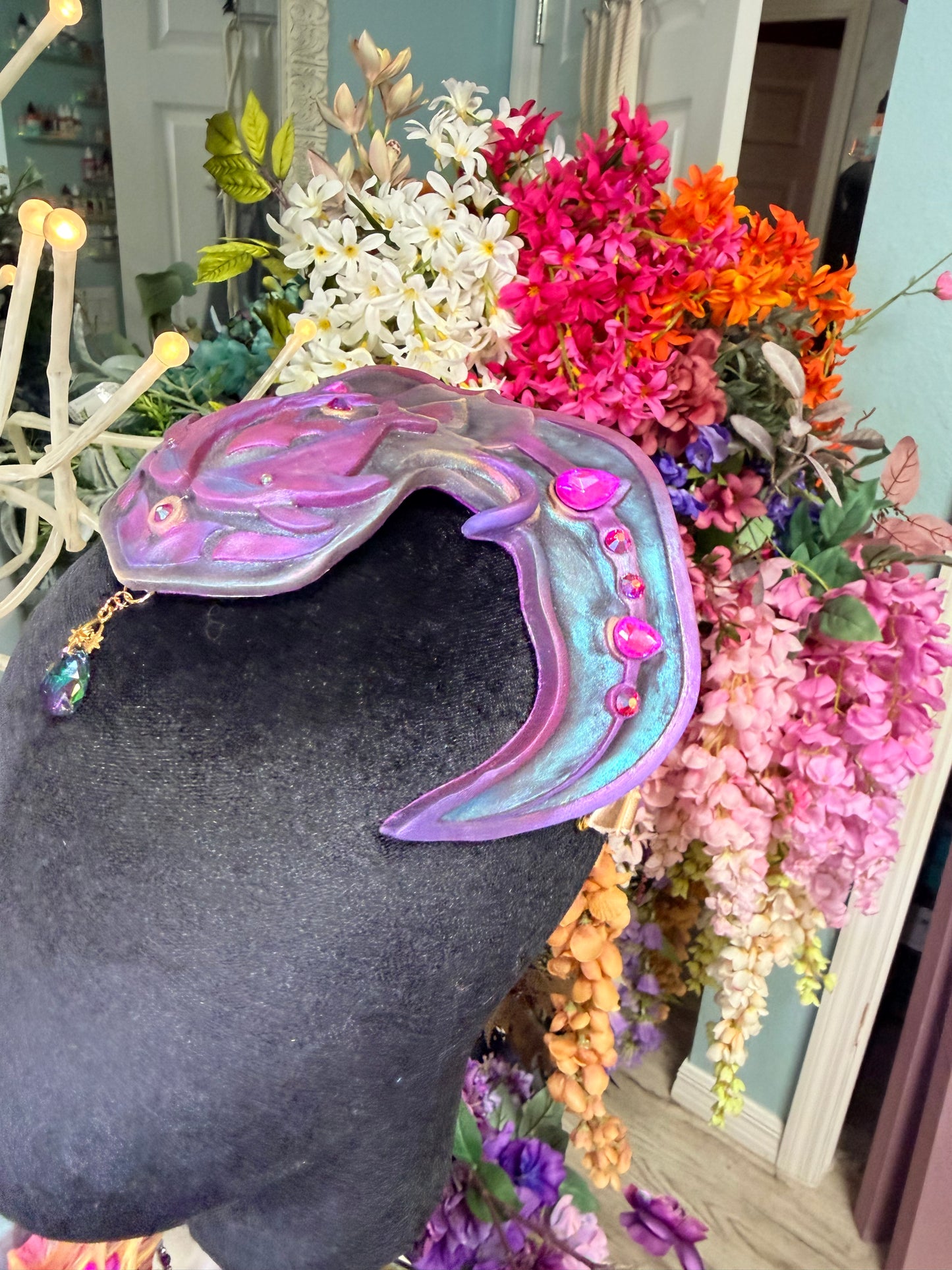 Black/purple/pink echo crown 