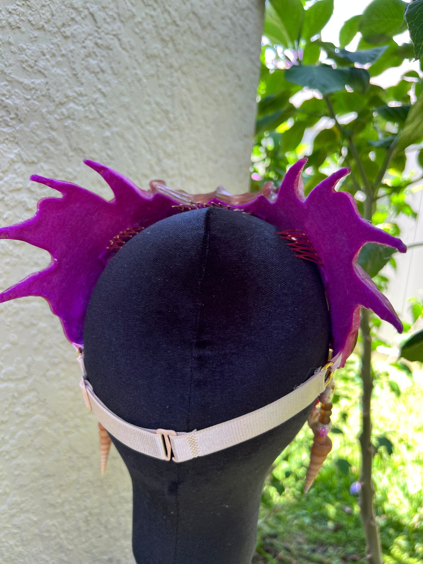 Bronze/pink crown