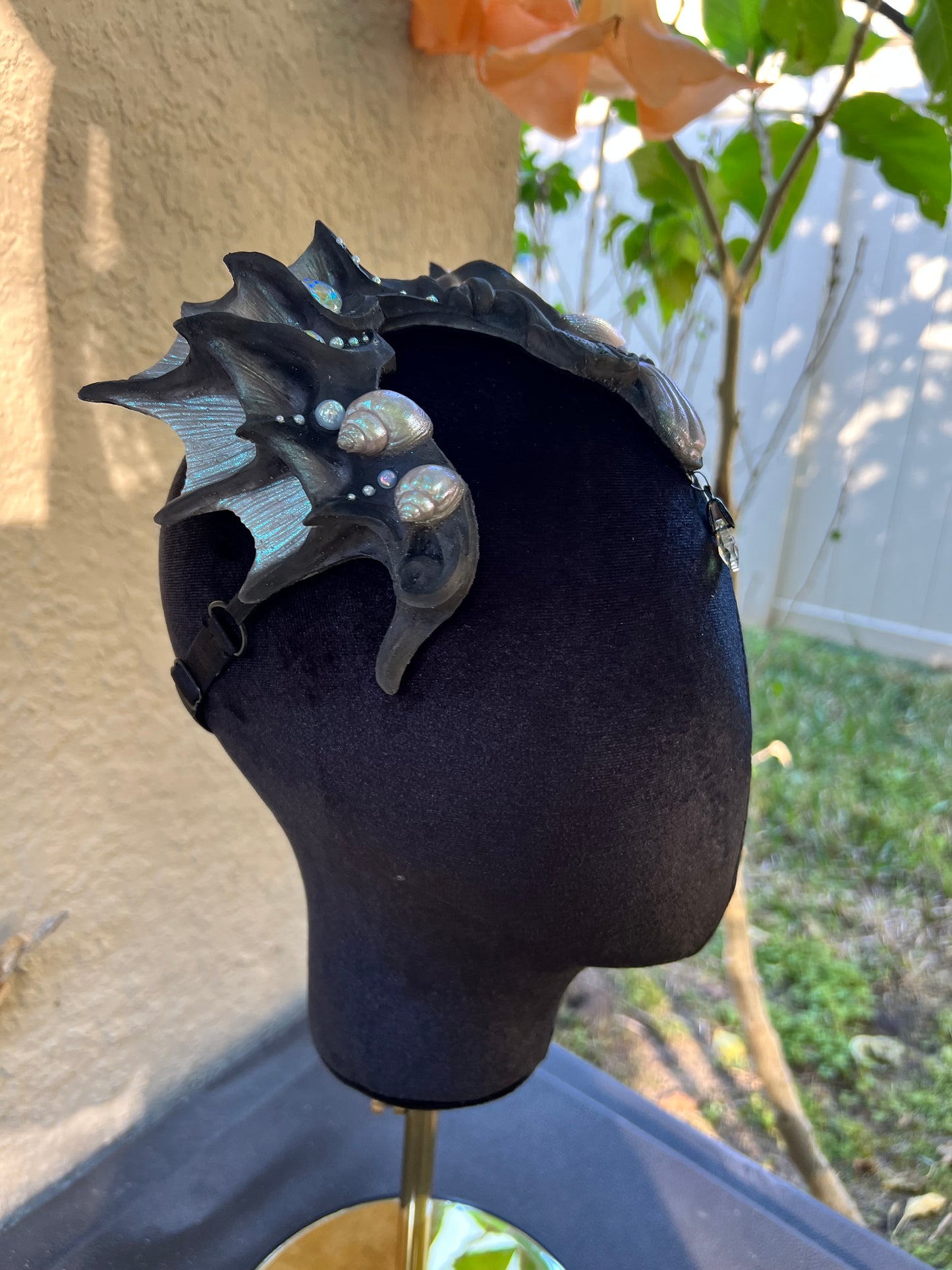 Black /white Lorelei crown