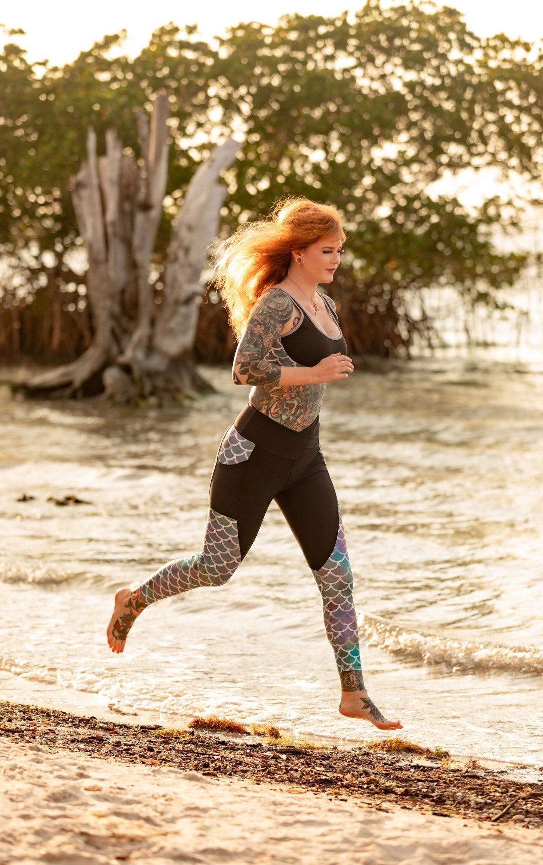 Black color shift mermaid leggings
