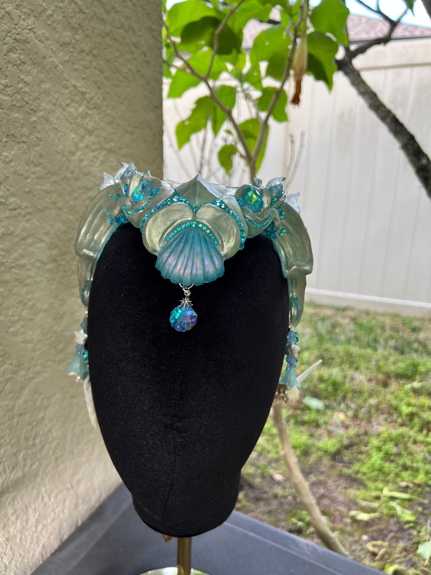 Silver/ blue calypso crown