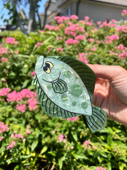 Preorder Flounder hair claw