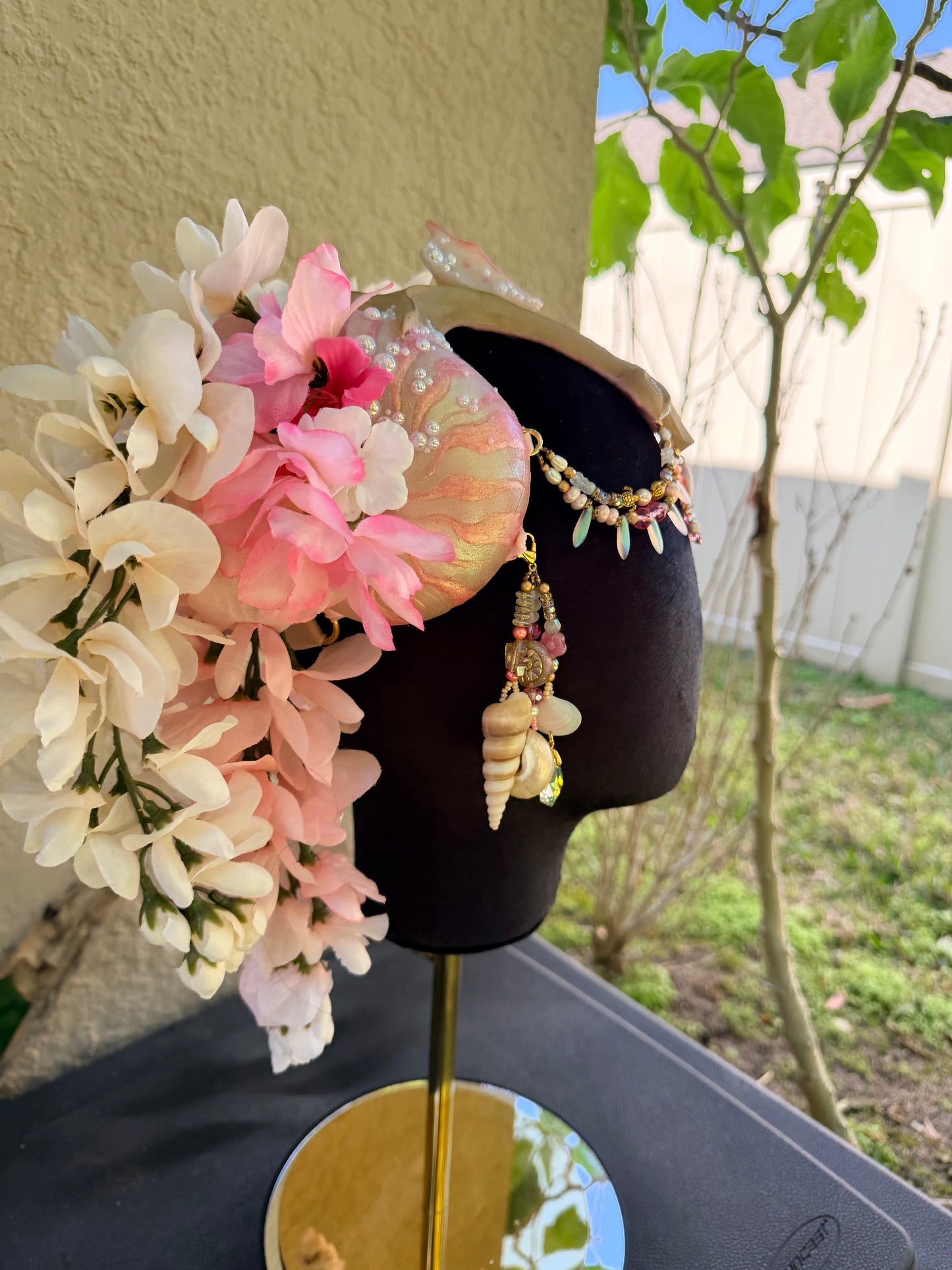 Champagne gold/ pink Nautilis crown ￼