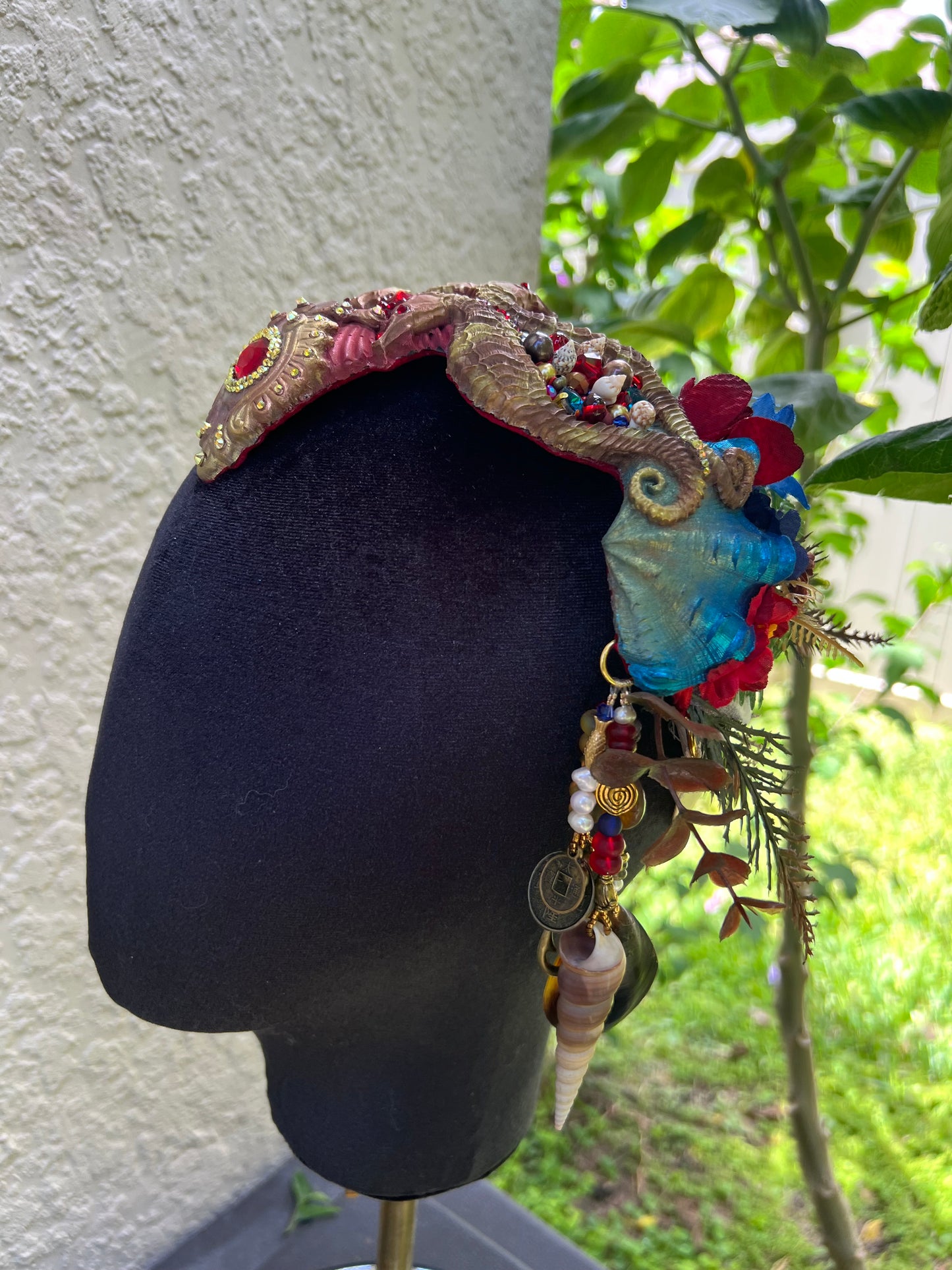 Pirate seahorse crown