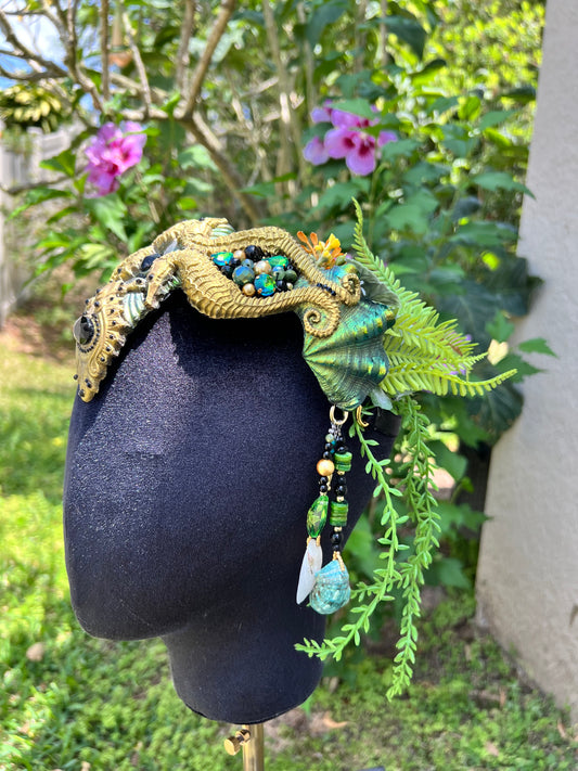Gold/green seahorse crown
