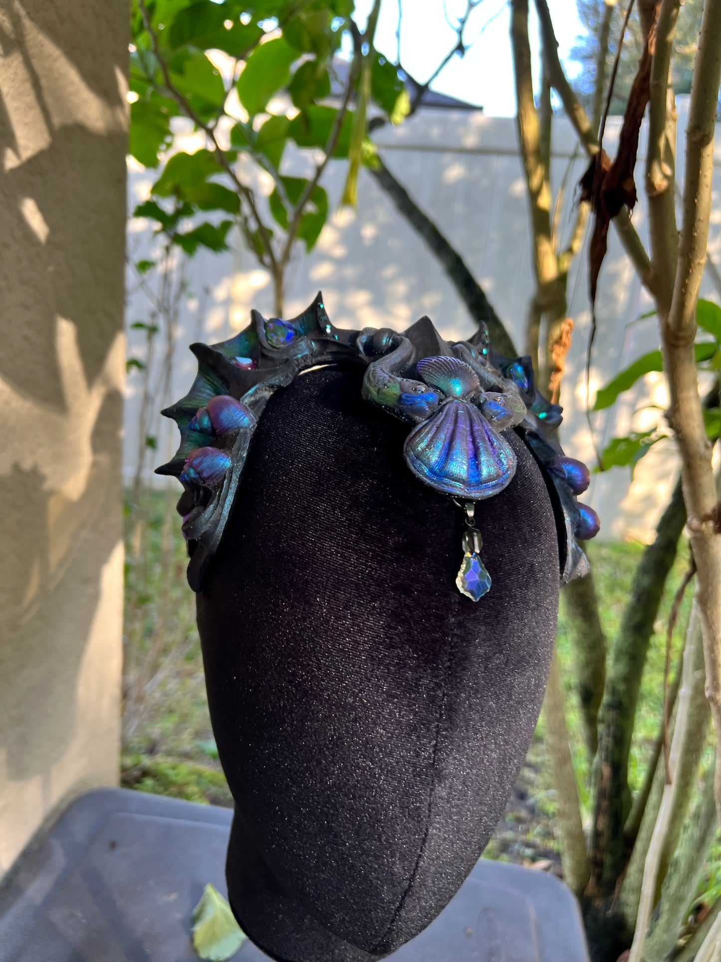 Black colorshift Lorelei crown