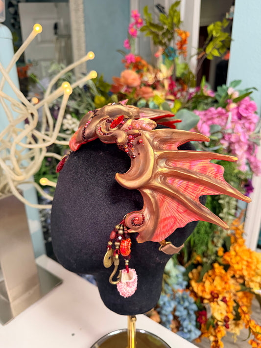 Bronze calypso crown with red abalone fins