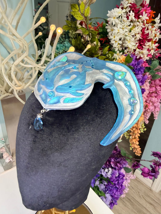 Blue/silver Echo crown