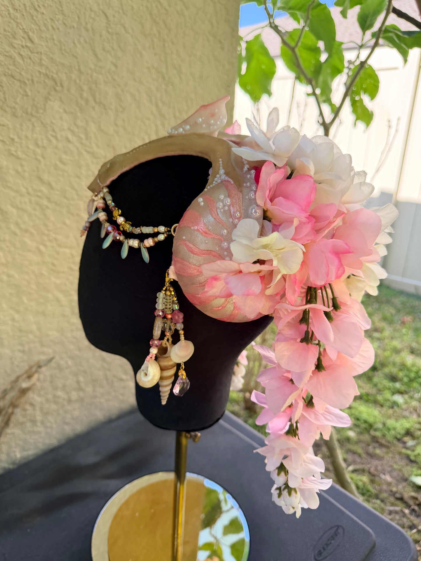Champagne gold/ pink Nautilis crown ￼