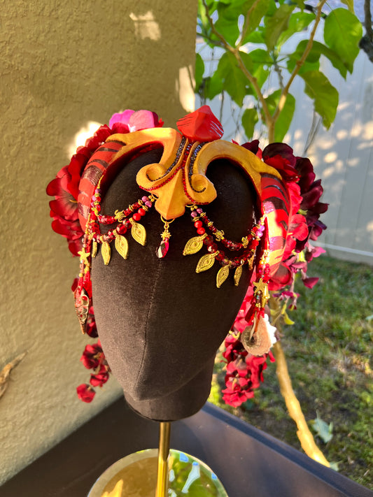 gold/red/ purple Nautilis crown ￼