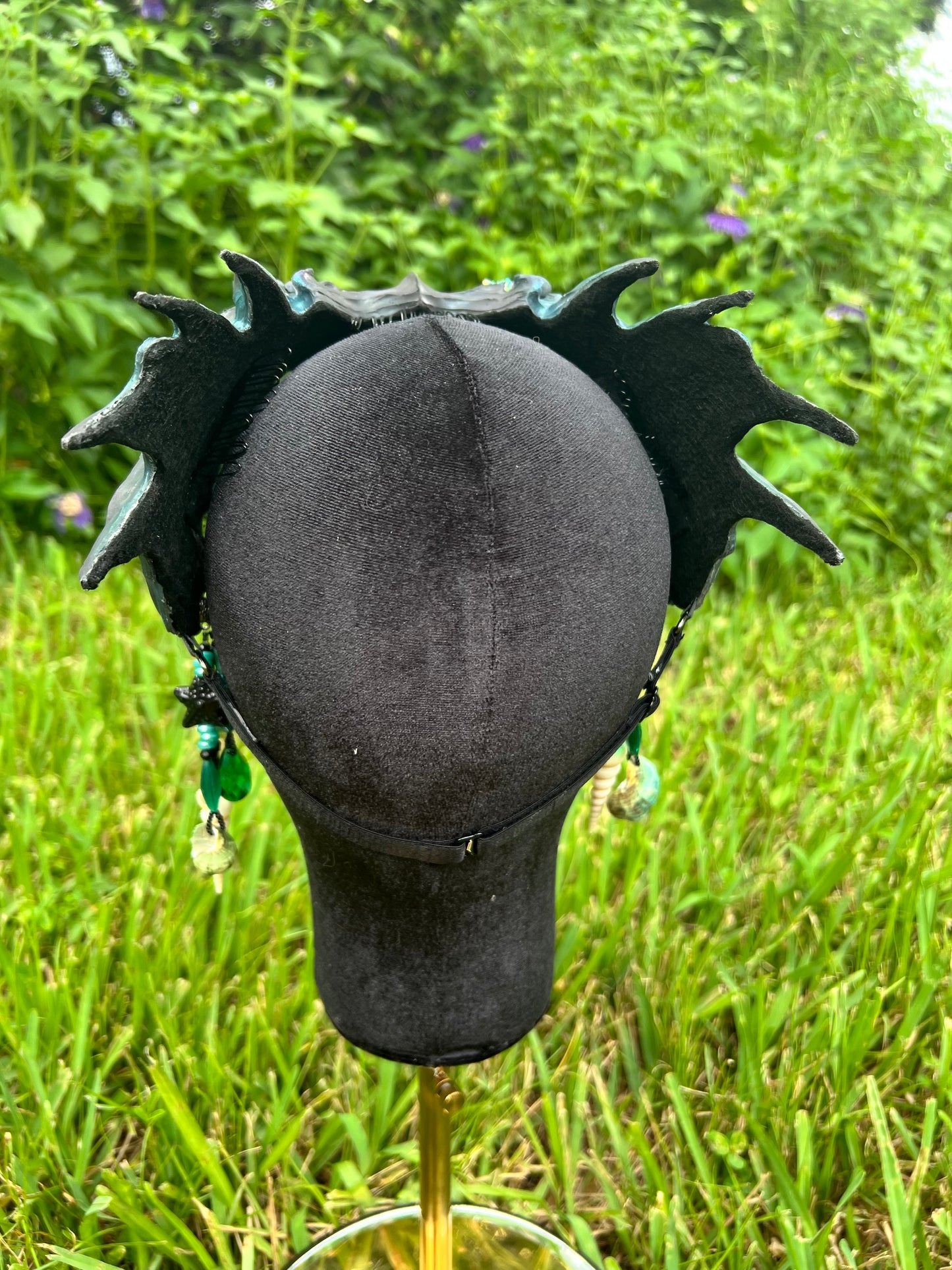 Blue/green/black crown