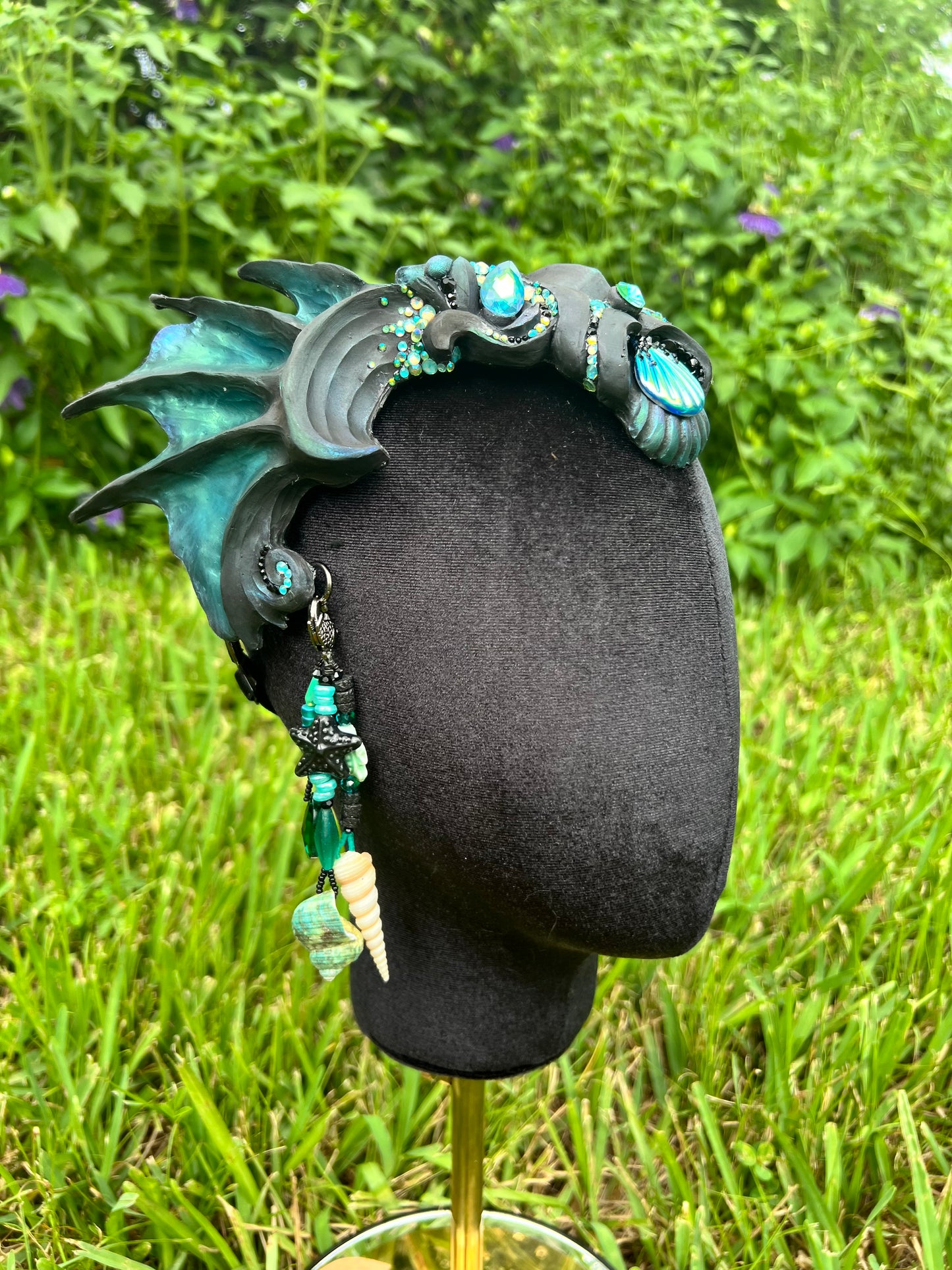 Blue/green/black crown