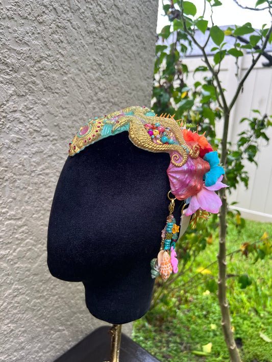 Sunrise seahorse crown