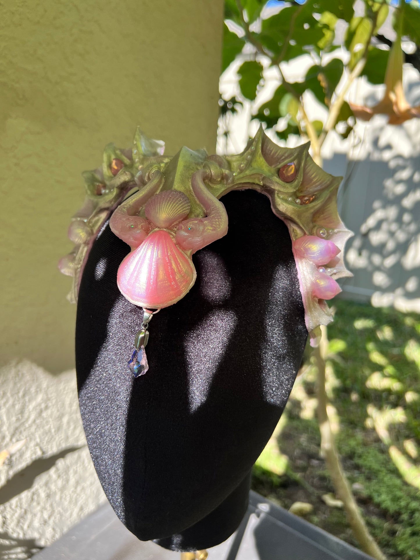 Pink/ champagne gold ￼Lorelei crown