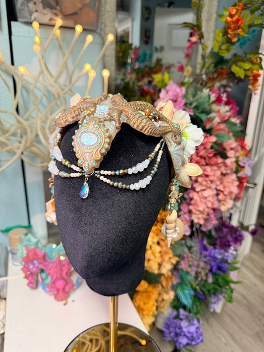 Gold/white seahorse crown