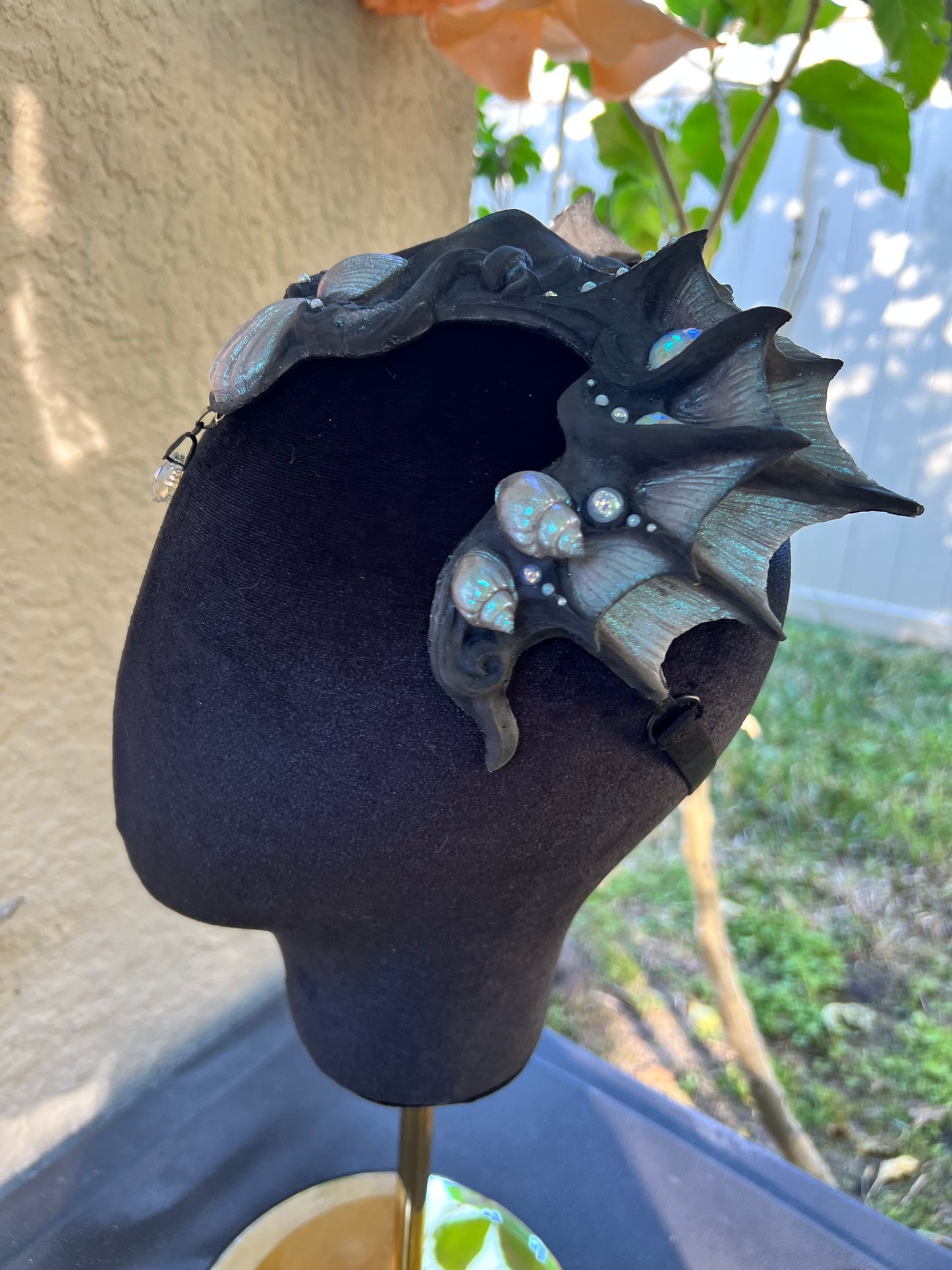 Black /white Lorelei crown