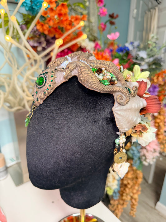 Bronze/white/green seahorse crown