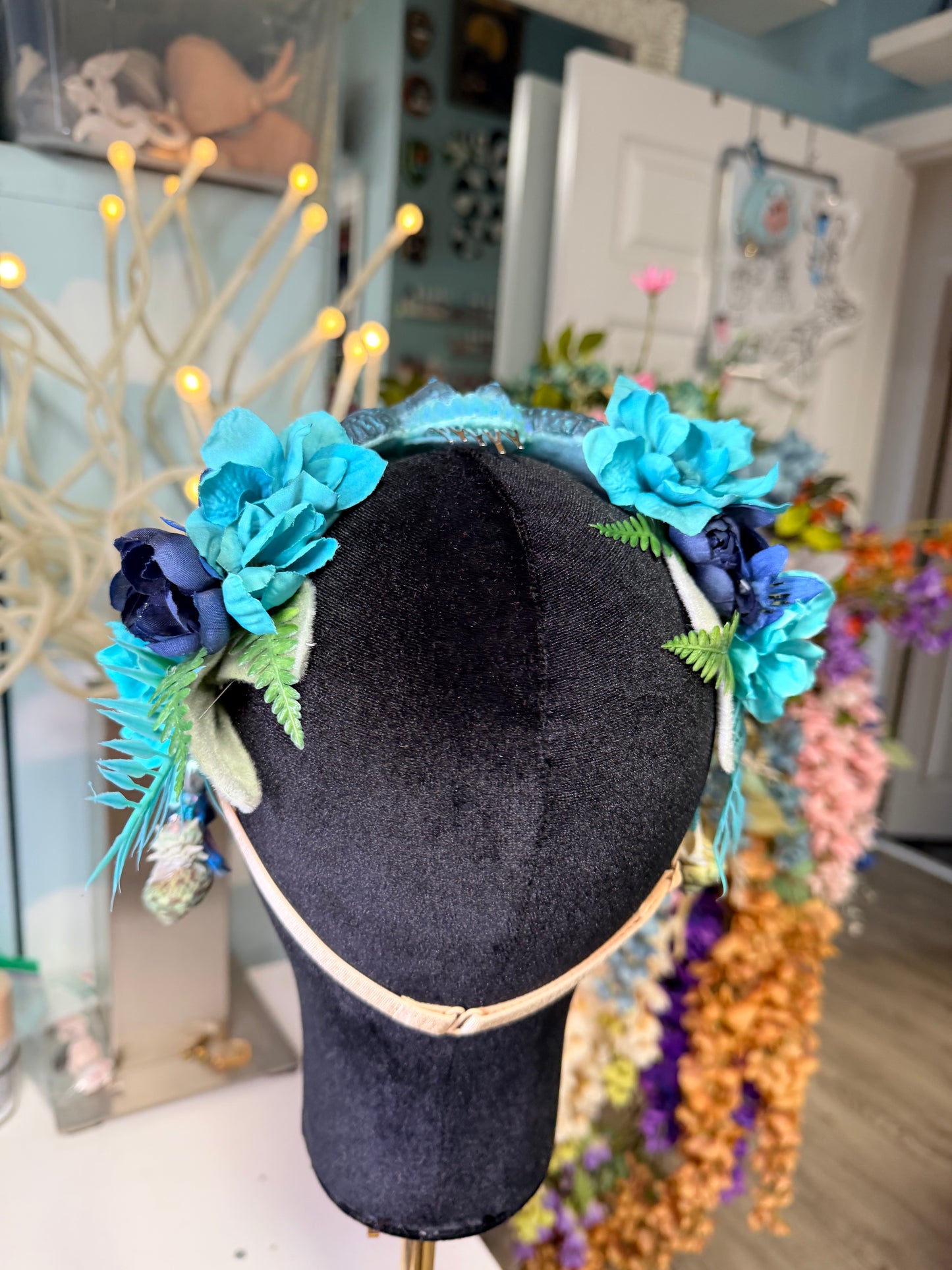 Blue seahorse crown