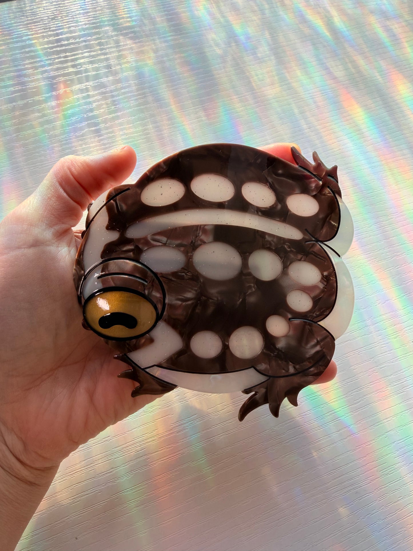 Rain frog hair clip