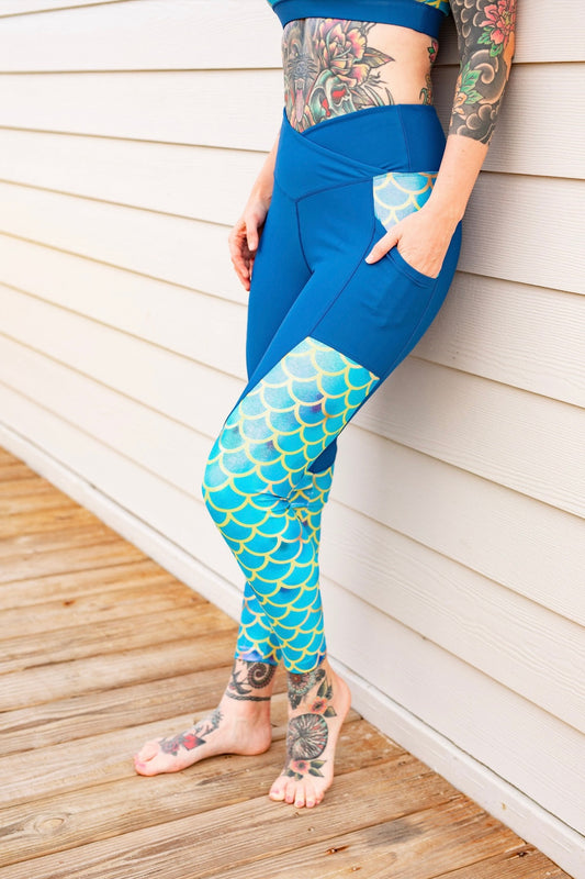 Blue color shift mermaid leggings